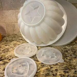 6 Piece Vintage Tupperware Jello Mold with Different Bottoms